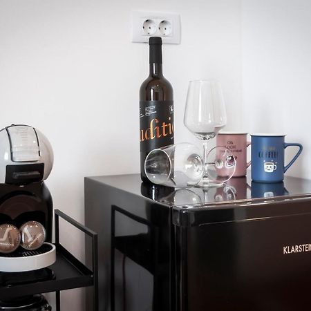 Jazz Rooms And Apartments Ровин Екстериор снимка