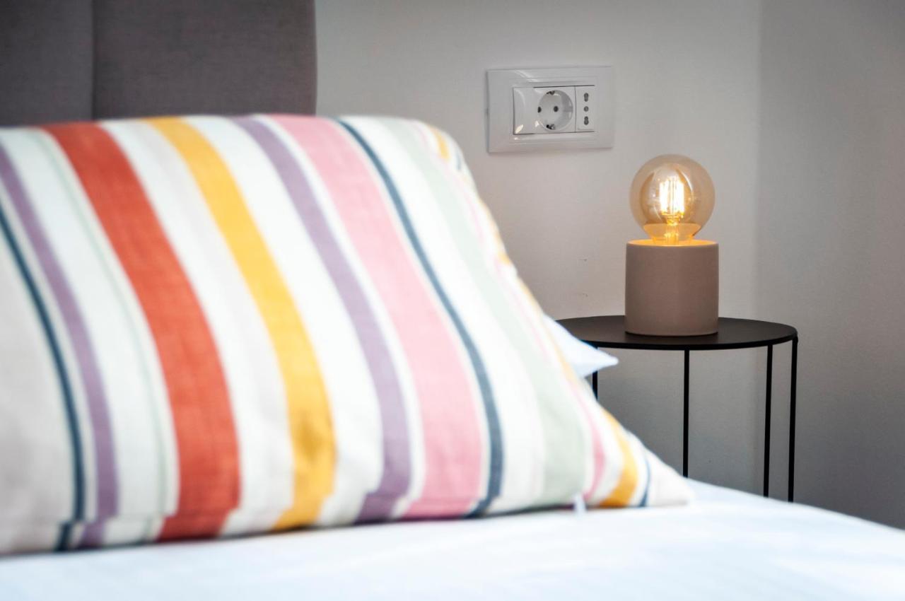 Jazz Rooms And Apartments Ровин Екстериор снимка